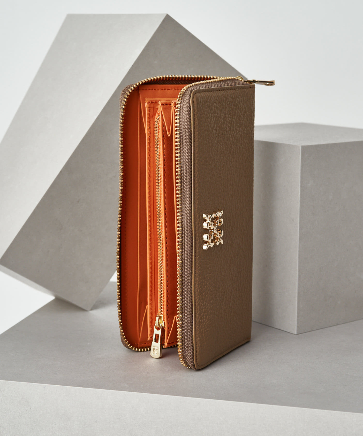 russet 長財布 so309 ラウンドジップウォレット(SO-309) russet 長財布