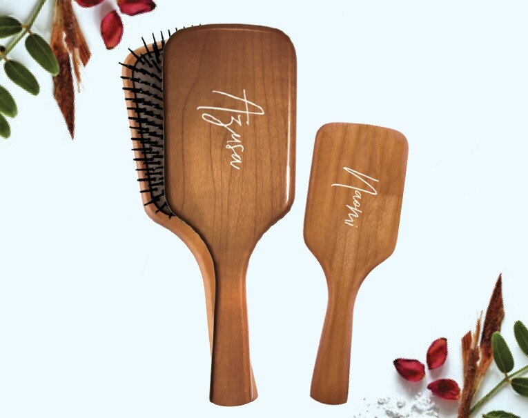 パドル ブラシ名入れ（刻印）サービス&受付時間のお知らせ🌿 | AVEDA