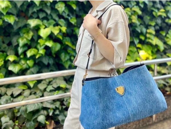 夏の装いに映えるデニムバッグ！ | アタオ | 大丸梅田店公式 SHOP BLOG