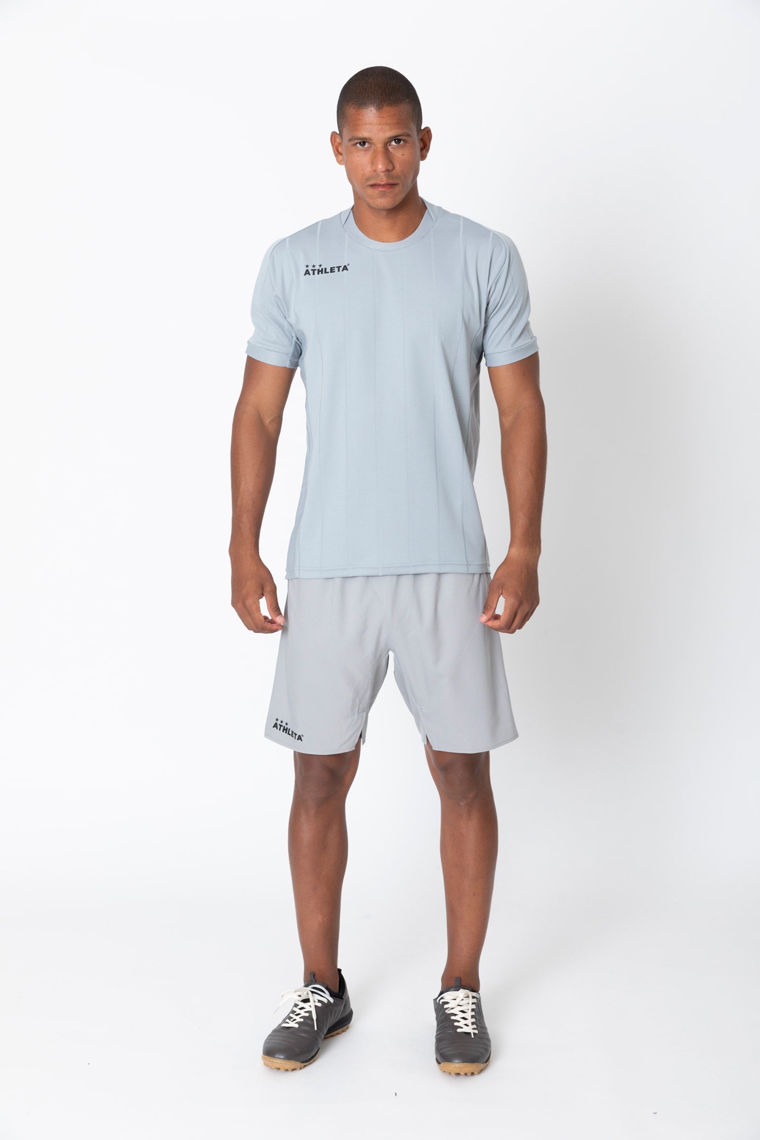 アスレタユニフォームシャツイエローブルー短パンブルーソックス