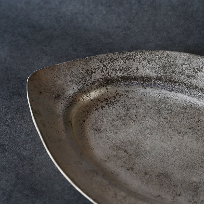 池田優子 楕円皿 中 銀彩 A – 雨晴/AMAHARE