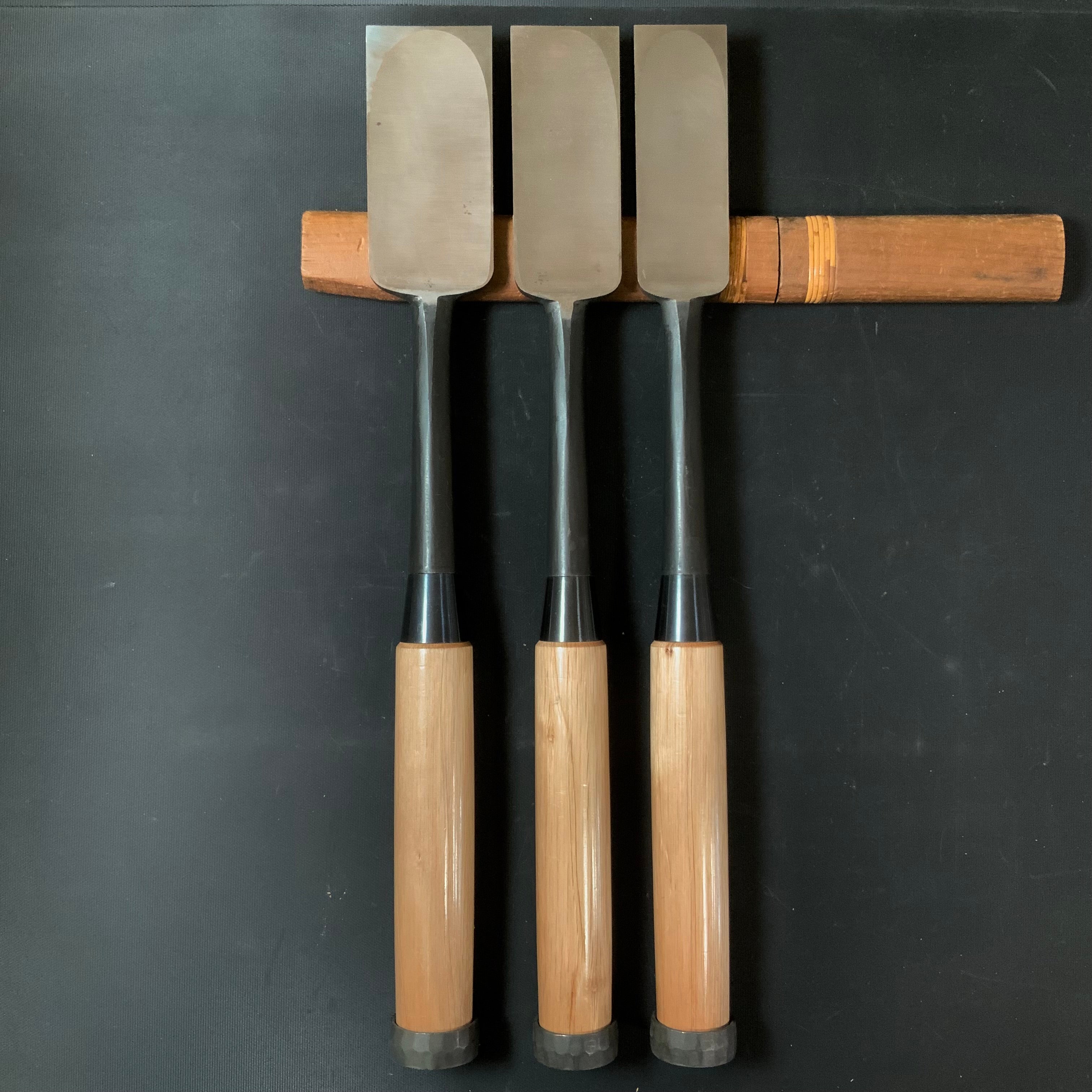 穴屋＆本突き鑿