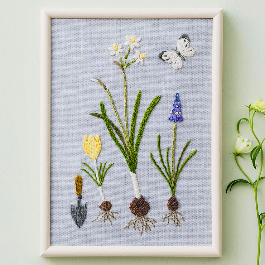 青木和子 刺繍 完成品 「種を蒔いて、芽が出て、花が咲くまで