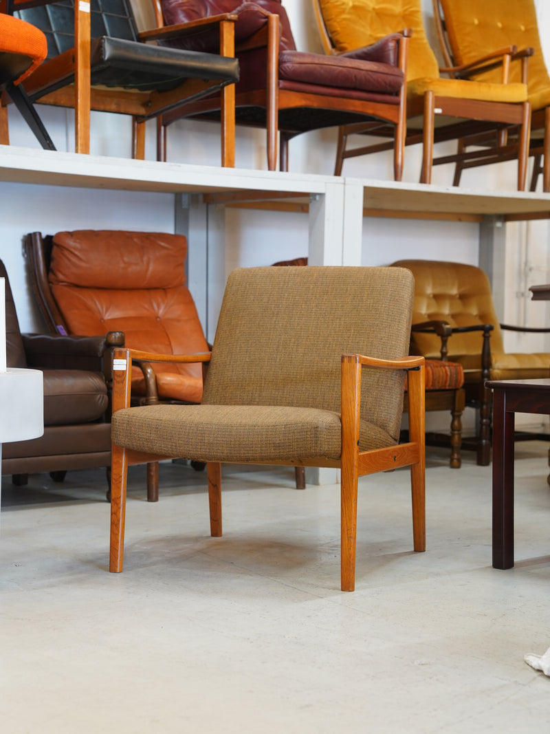 ファブリック アームチェア 1960's ヴィンテージ SHARK ATTACK