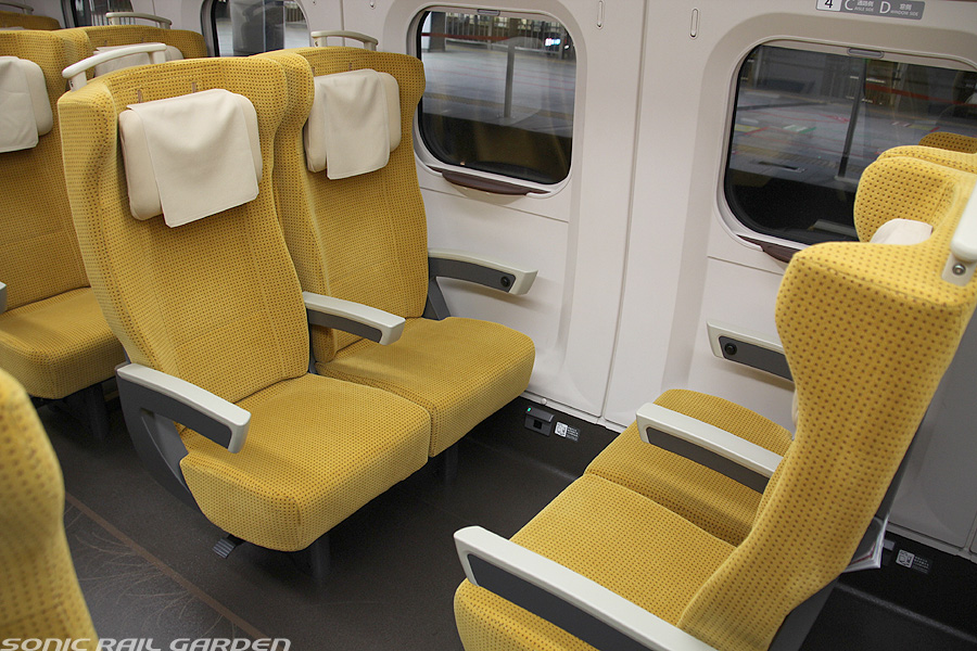 E6系○秋田新幹線『こまち』ヘッドレスト（座席用）○鉄道部品○JR