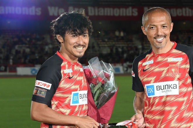 強いレッズに戻さないといけない」平川忠亮が引退試合で感じた、今の