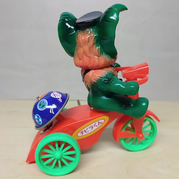 TSUBURAYA CONVENTION 2025」でシマックスから「チビラくん」の