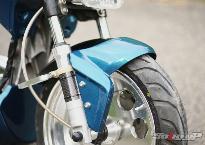 ズーマー(DioZXフォーク)用 フロントフェンダー(カーボン平織り/黒ゲル