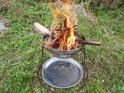 100均アイテムだけで作る焚火台【超簡単】ステンレス製ザルと