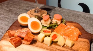 北海道恵庭市の燻製キッチン KEMUMAKI・KUN