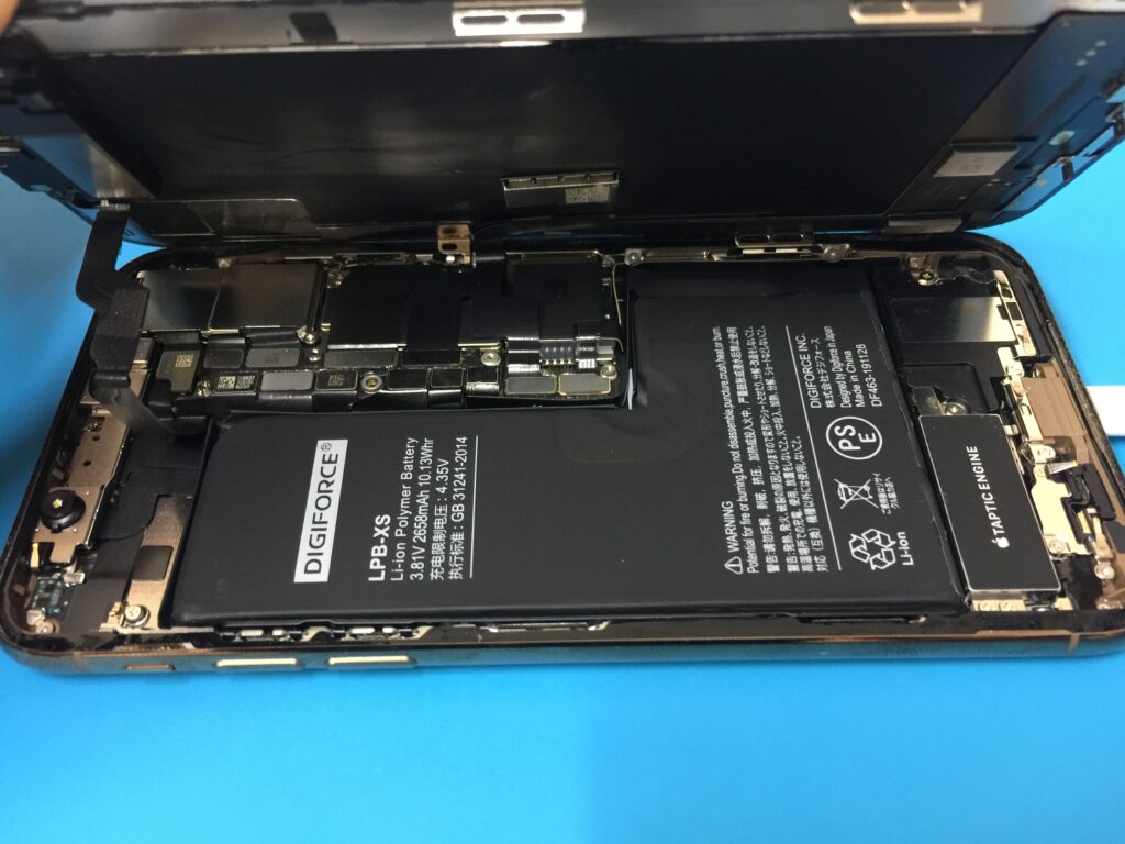 iPhone Xs Max 64GB/バッテリー容量76%/液晶割れあり バッテリー最大