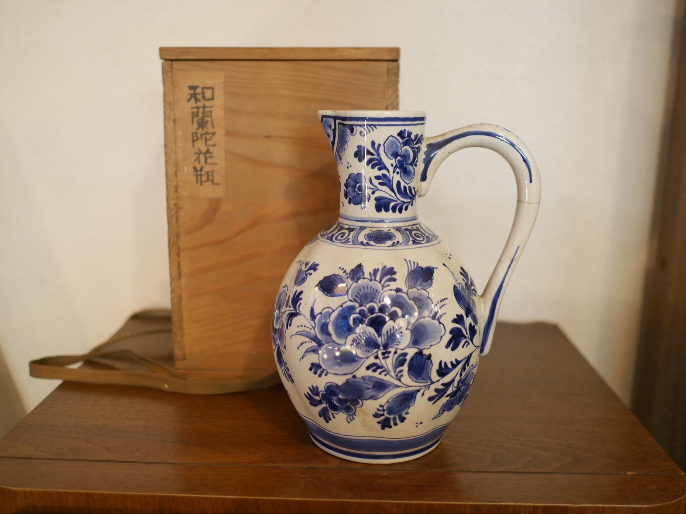 緑色陶器花瓶 獅子の持ち手付き 緑色陶器花瓶 獅子の持ち手付き