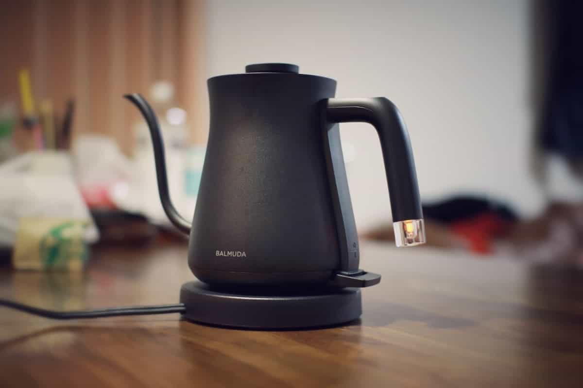 バルミューダの電気ケトル「ザ・ポット」を使い勝手と感想 | ウケログ