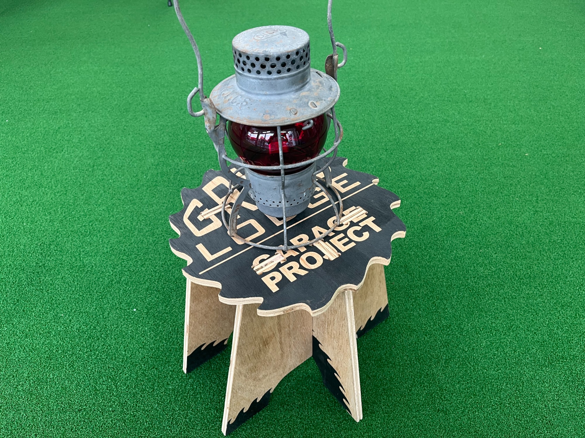 ビンテージとの相性も◎！グラインドロッヂのおしゃれスツール