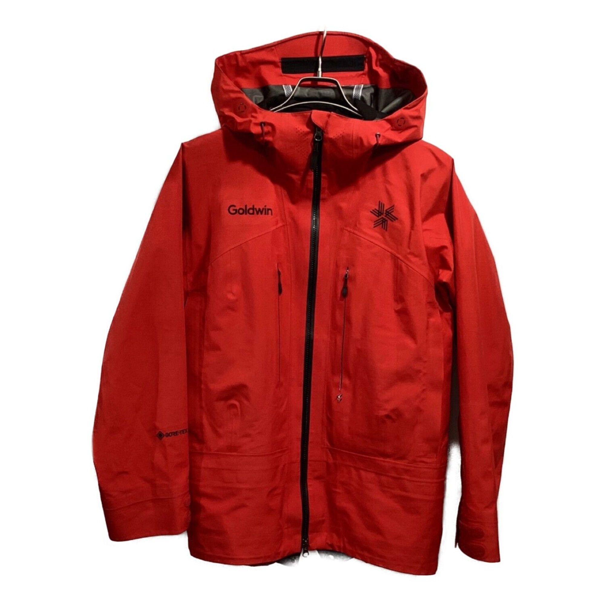 BURTONの高年式スノボウェアやGOLDWINのスキーウェアなど計7点ご紹介