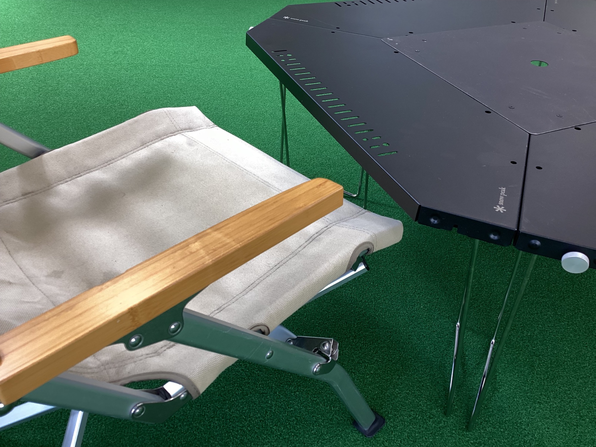 雪峰祭2022秋限定！スノーピークの「ジカロテーブル」が入荷いたしまし