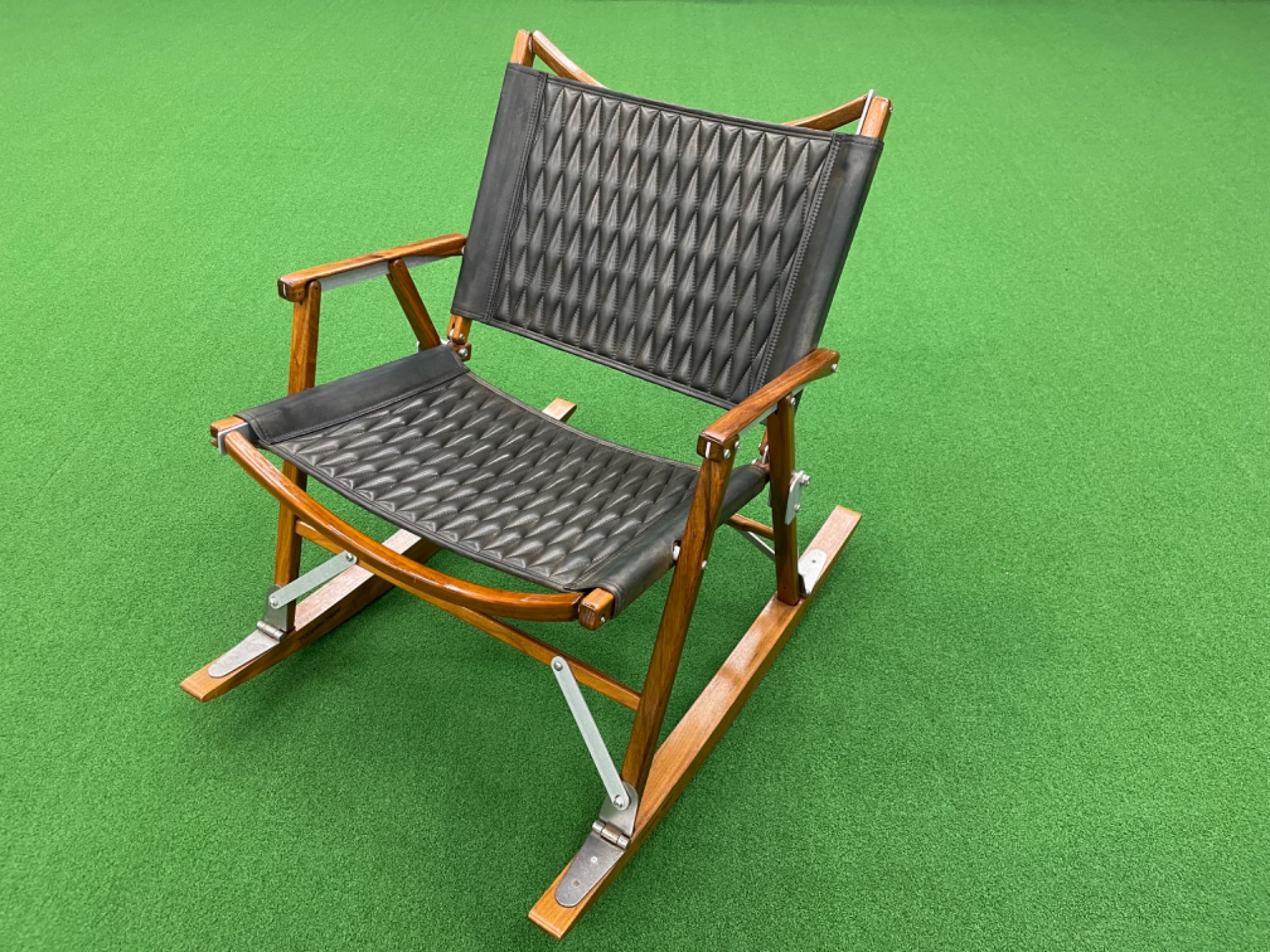 男のロマンが詰まったカーミットチェアがレザーカスタムで2脚同時入荷