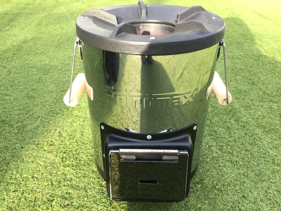 Petromax(ペトロマックス)のロケットストーブ rf33 専用ケース付きです