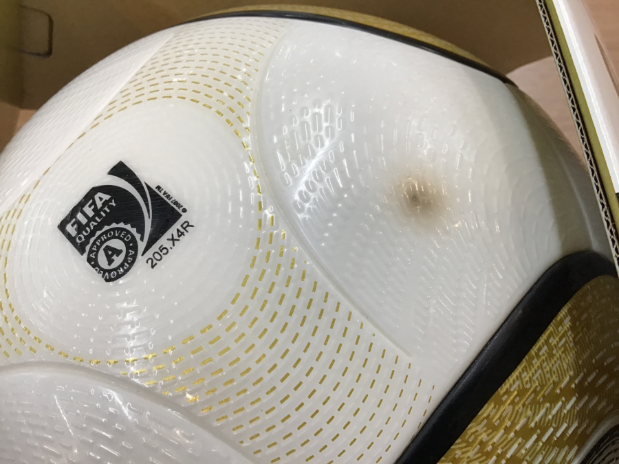 入荷速報!!】2010年南アフリカワールドカップ公式球ジャブラニが美品で