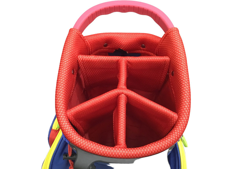 クーピーペンシルをもってゴルフ場へ!!キャディーバックの異業種コラボ