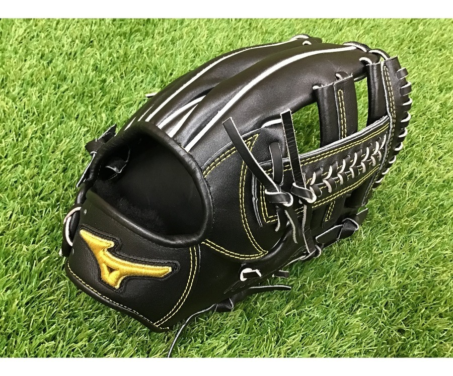 波賀工場製ミズノプロ硬式内野用グローブやトレーニンググローブなどが