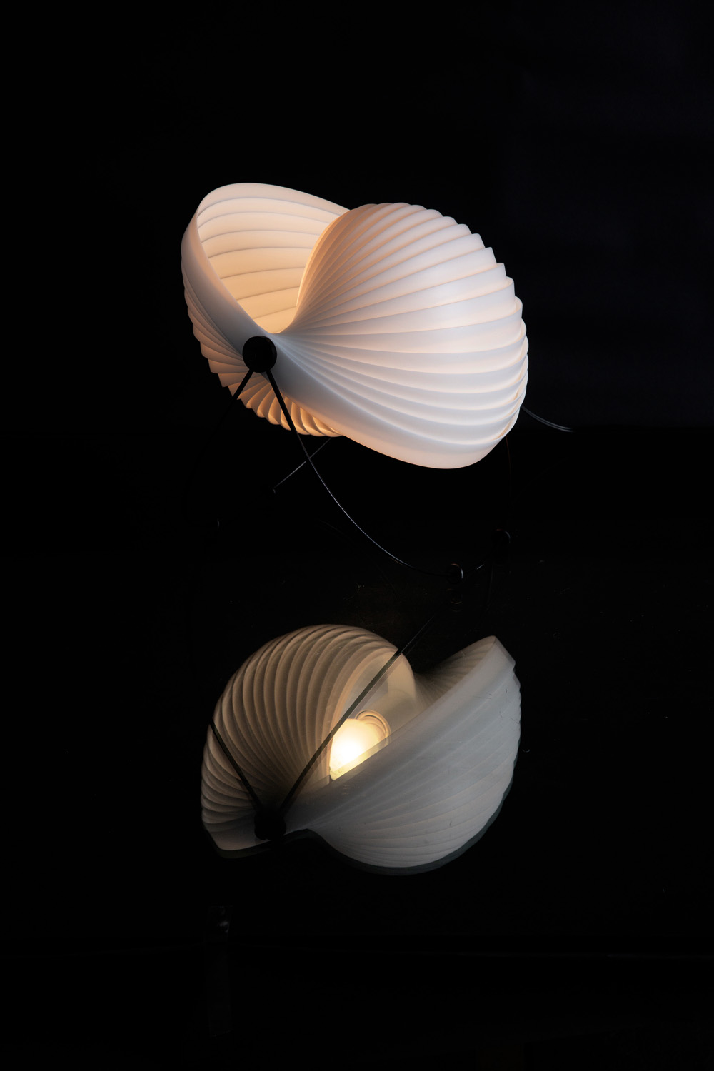 stoop | 'ECLIPSE' Desk Lamp by Mauricio Klabin for OBJEKTO