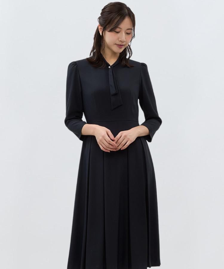 洗える／M～LL】ボウタイ付きボックスプリーツワンピース【ハンド