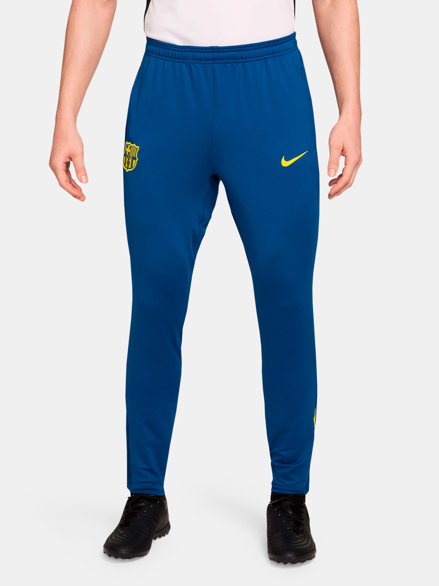 トレーニングキット – Barça Official Store