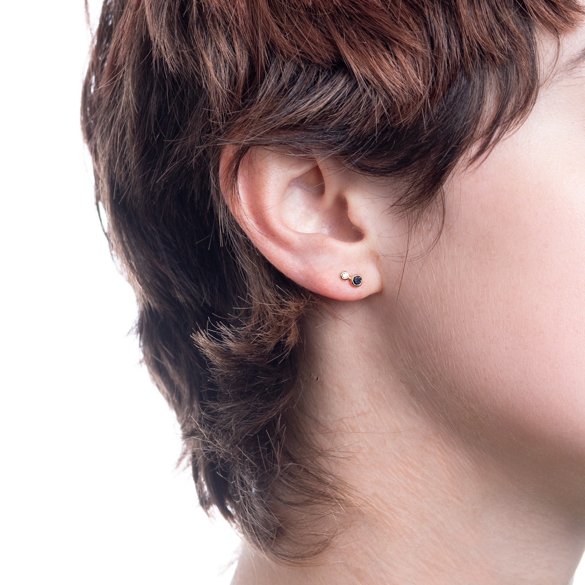 DROSERA ブラックダイヤモンド ＆ ダイヤモンド スタッド ピアス