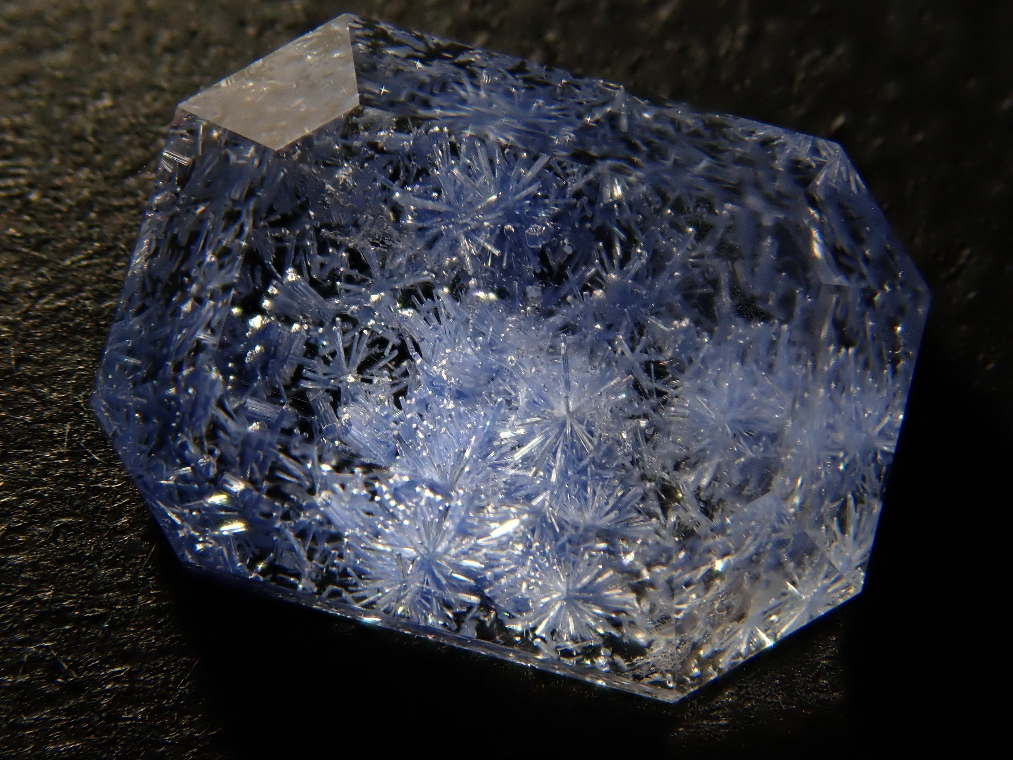 12559550掲載】ブラジル産デュモルチェライトインクォーツ 1.736ctルース