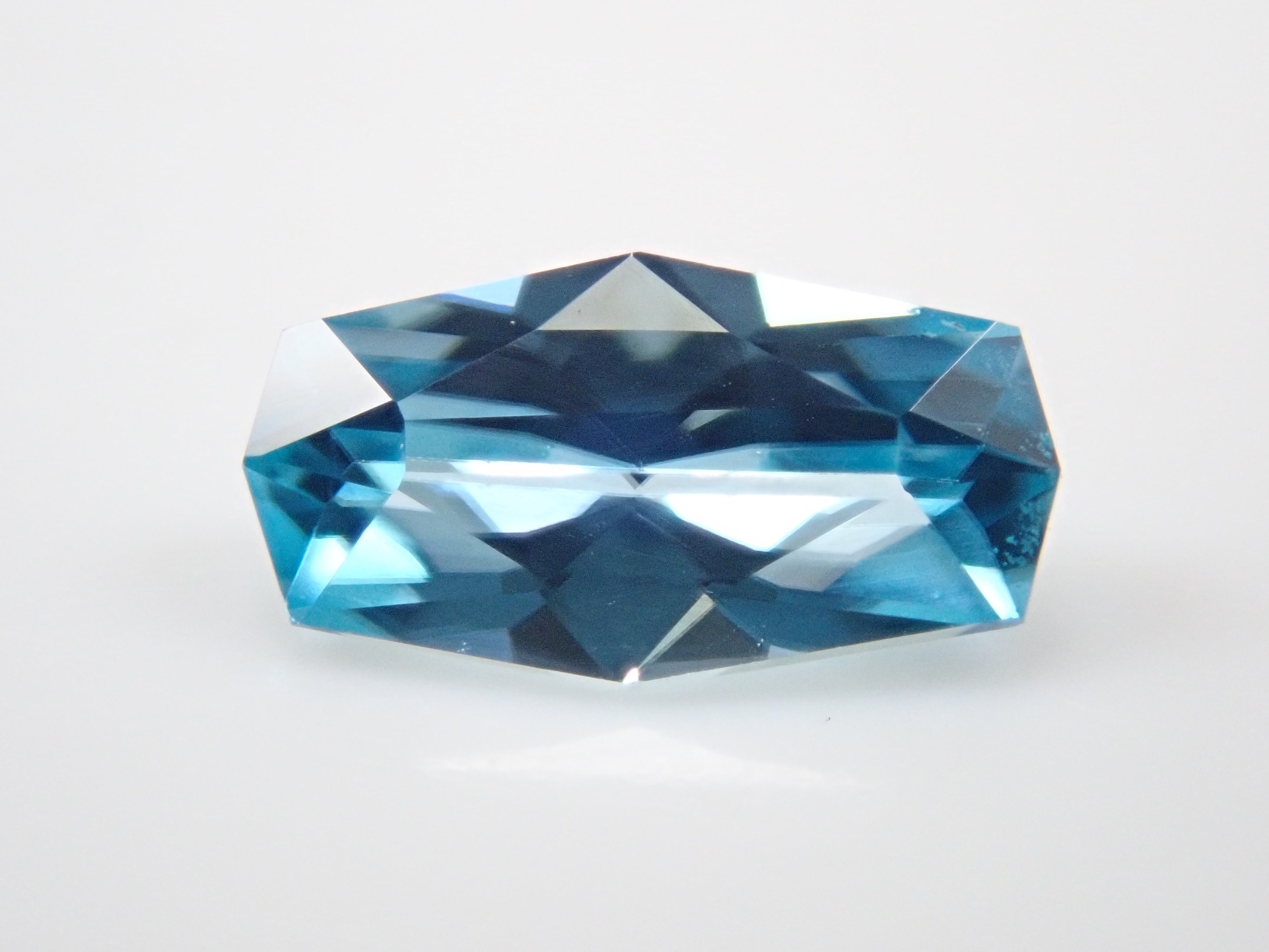 ブルージルコン（ラタナキリブルー） 0.453ctルース