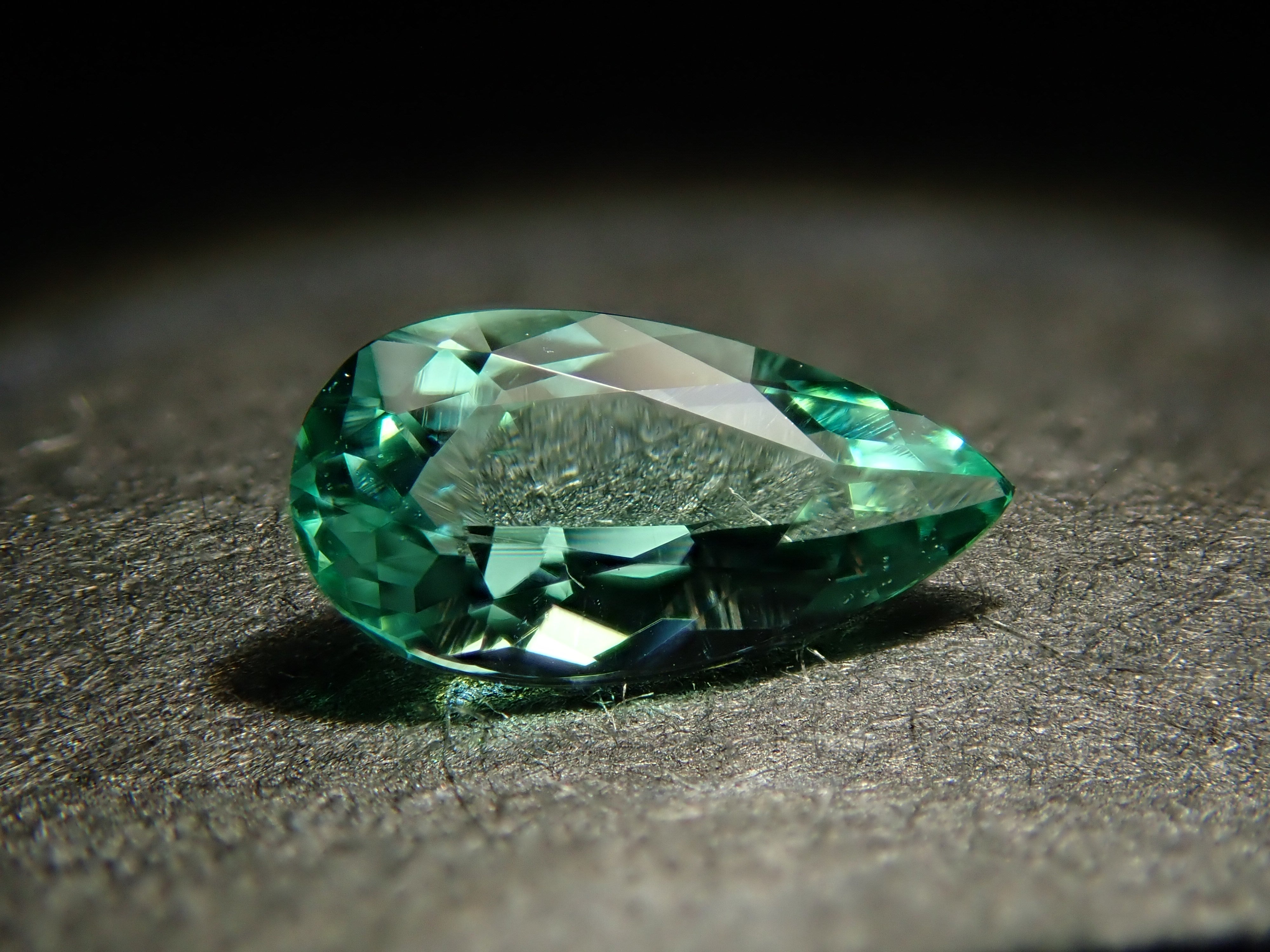 ブラジル産パライバトルマリン 0.220ctルース