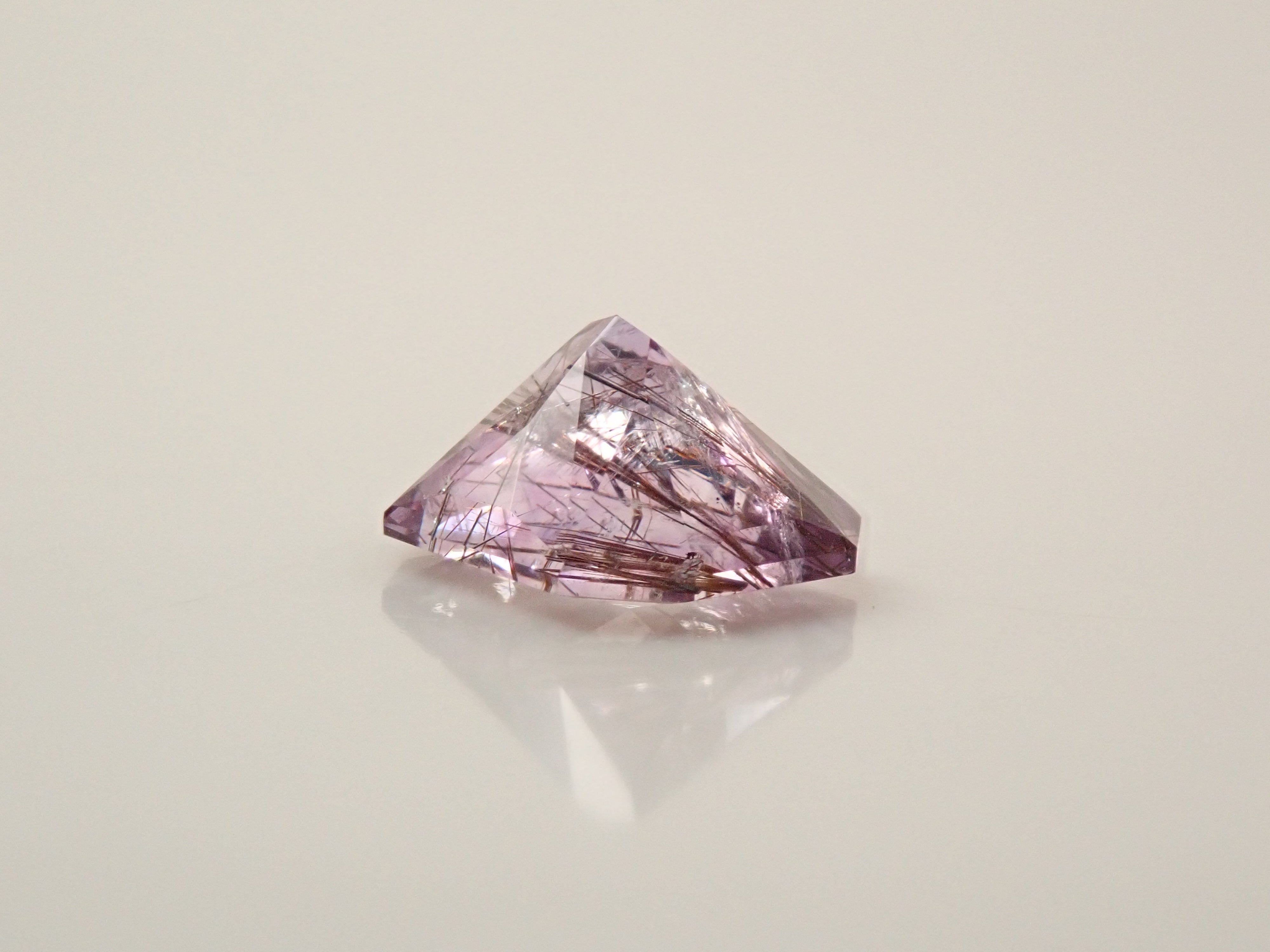 ブラジル産エレスチャルアメジスト 0.724ctルース