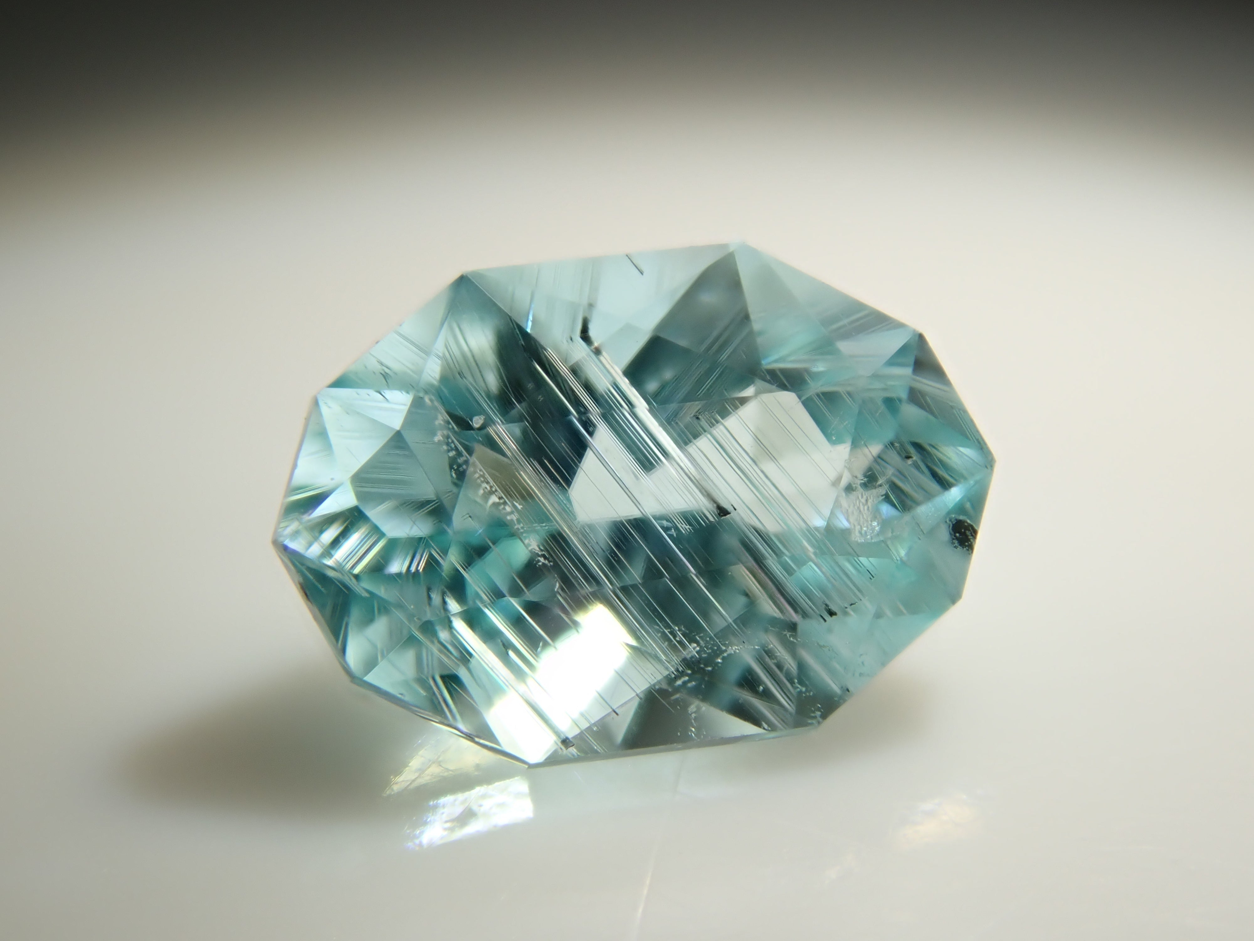 2/18 22時販売】モザンビーク産パライバトルマリン 0.246ctルース