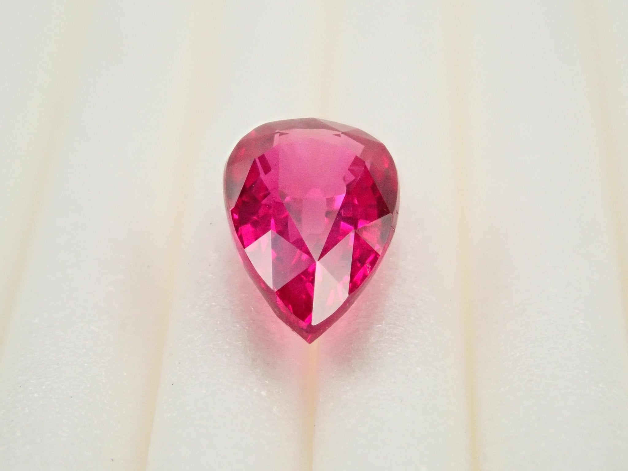 ビルマ産ルビー 1.090ctルース GIA付