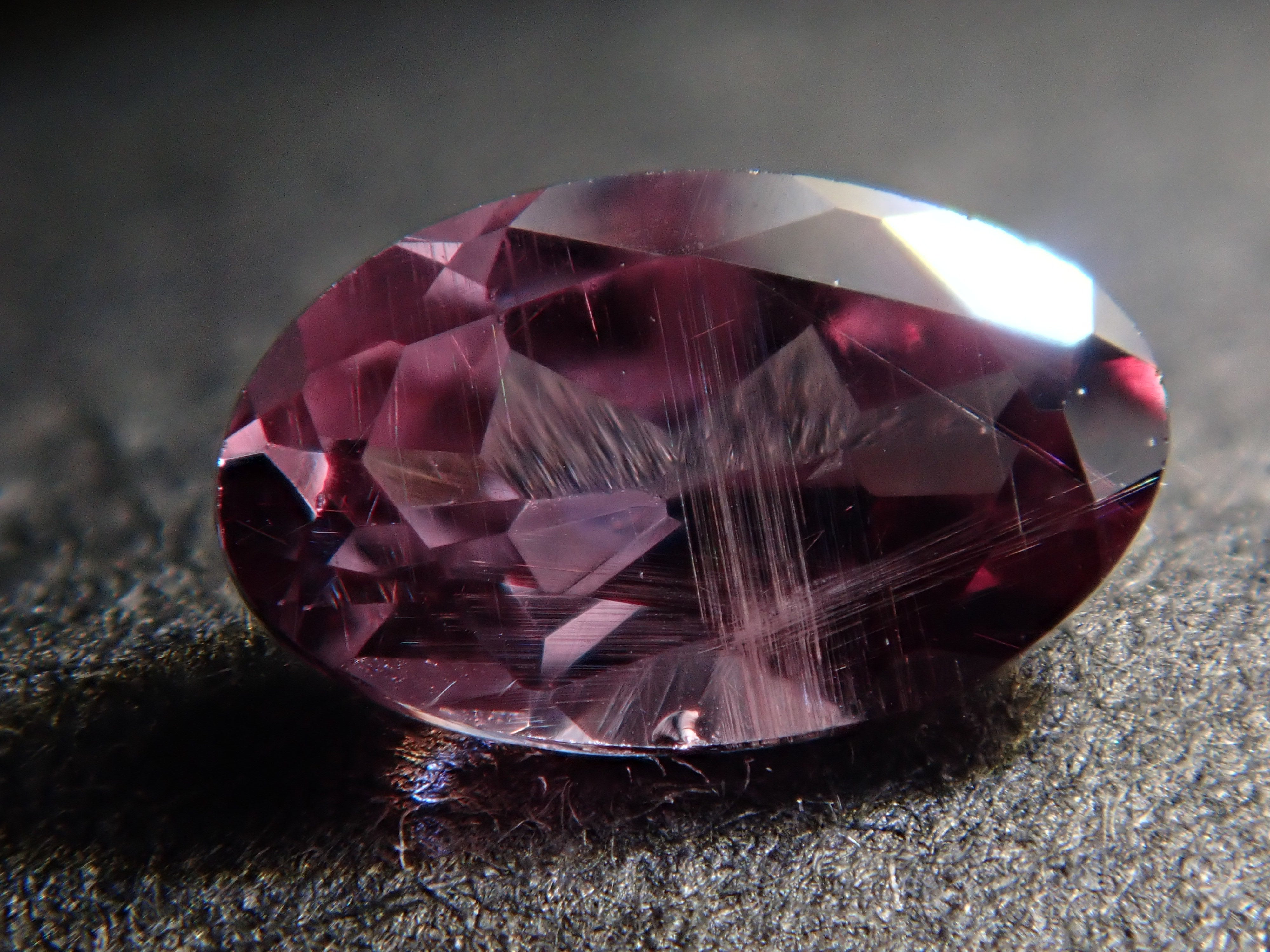 タンザニア産カラーチェンジガーネット 0.290ctルース