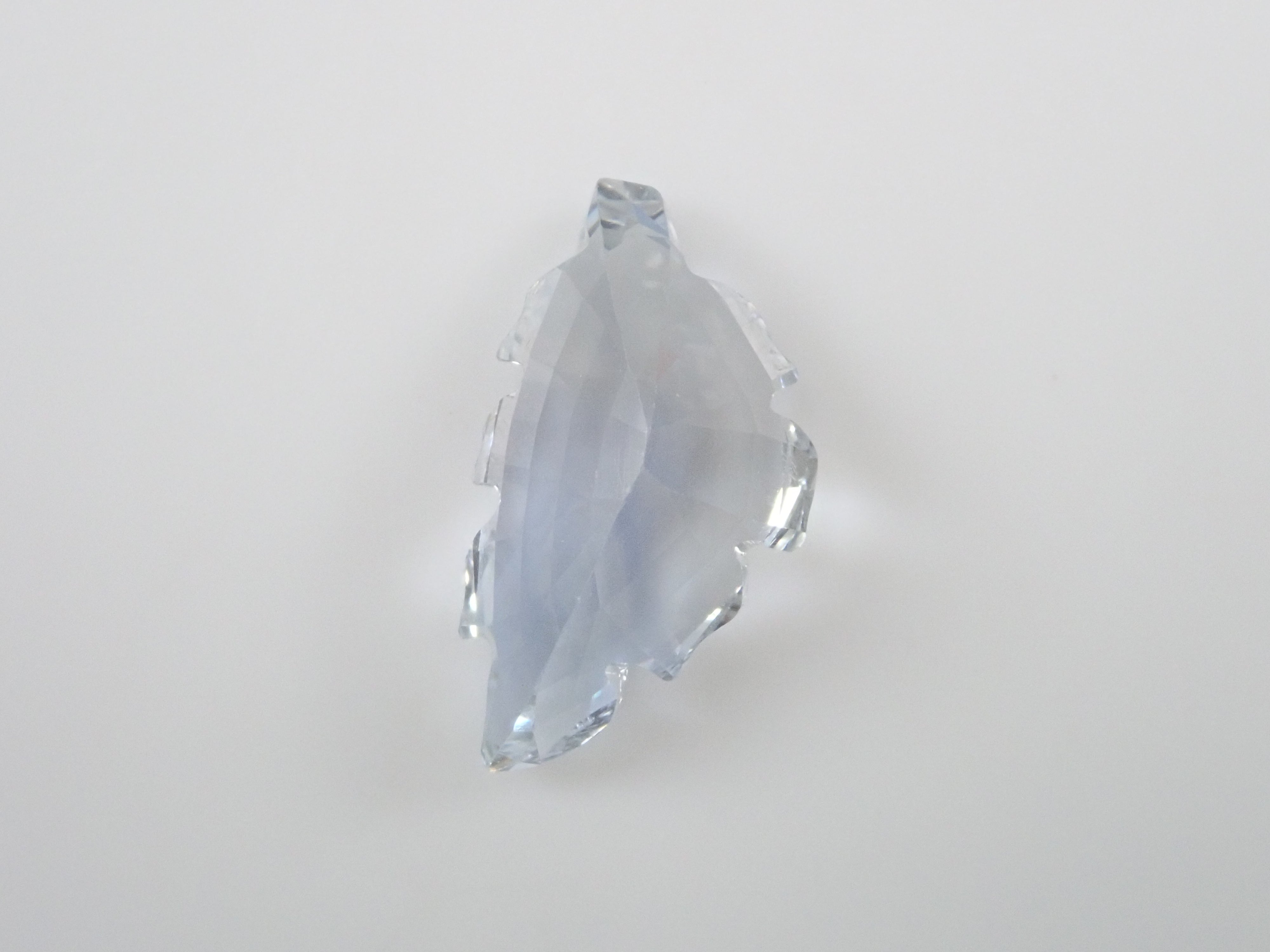 スリランカ産アイスブルーサファイア 3.813ctルース