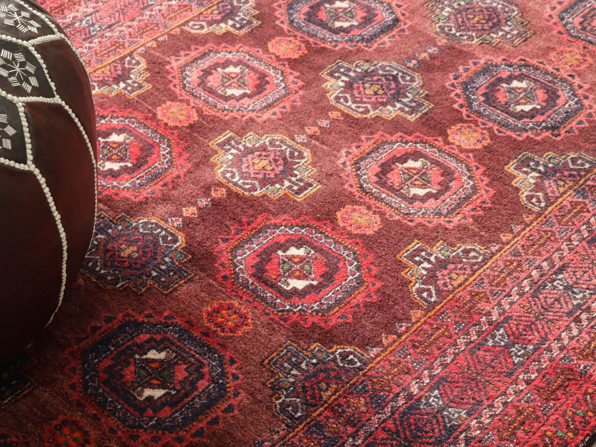 キリムスタイル / バルーチ族の絨毯204×111cm 連なるギュル文様