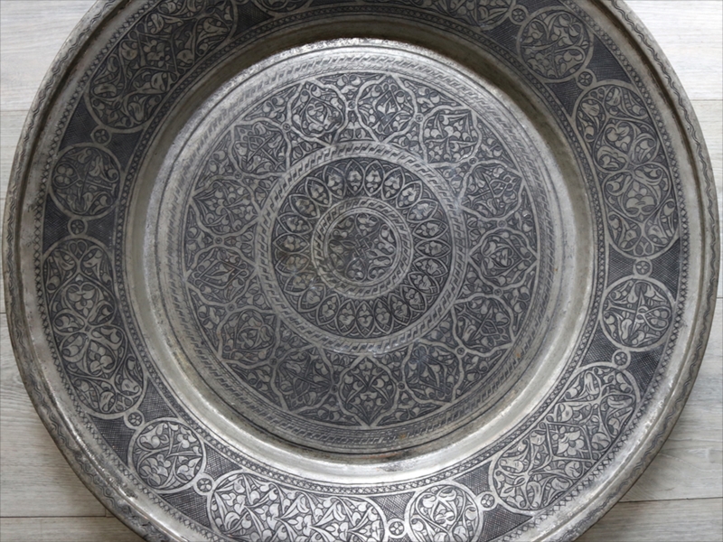 キリムスタイル / アンティーク・アナトリアの家具 銅製のトレイ・丸盆