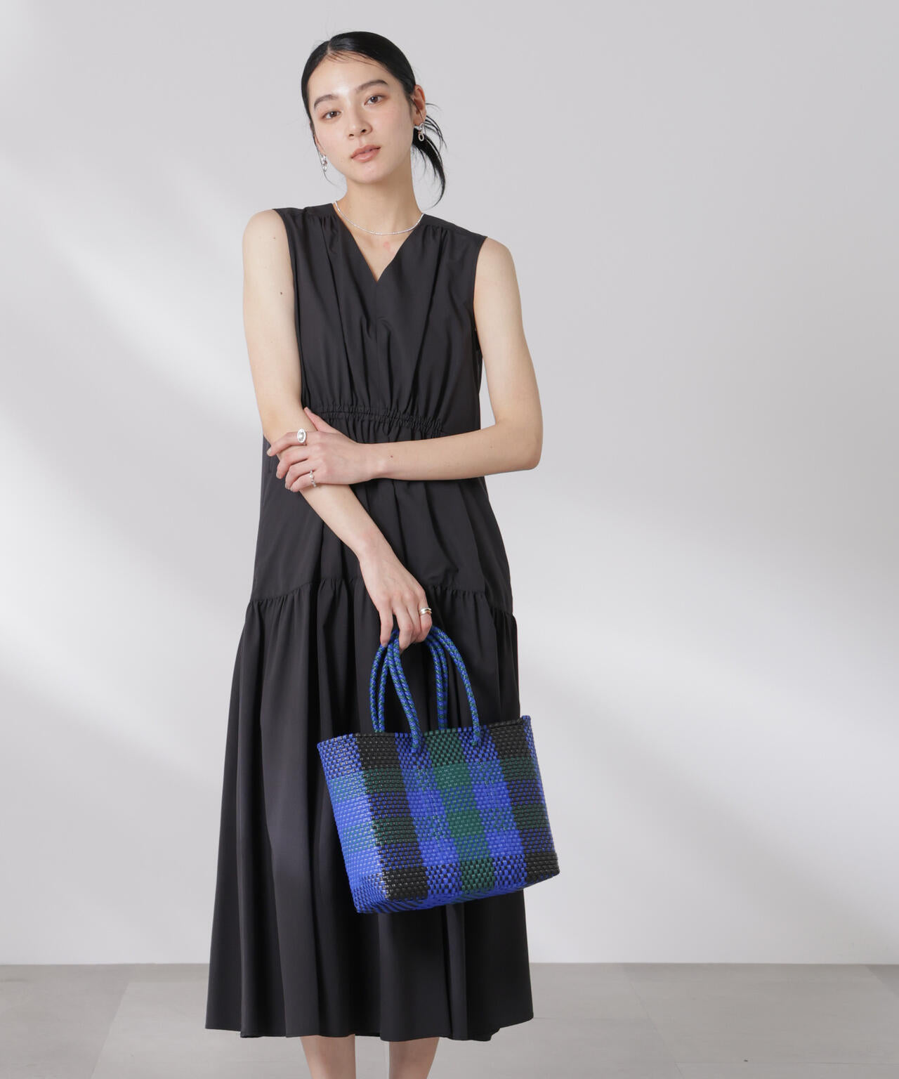 ARC'TERYX ネイビー Vネック ワンピース ARC'TERYX ネイビー Vネック