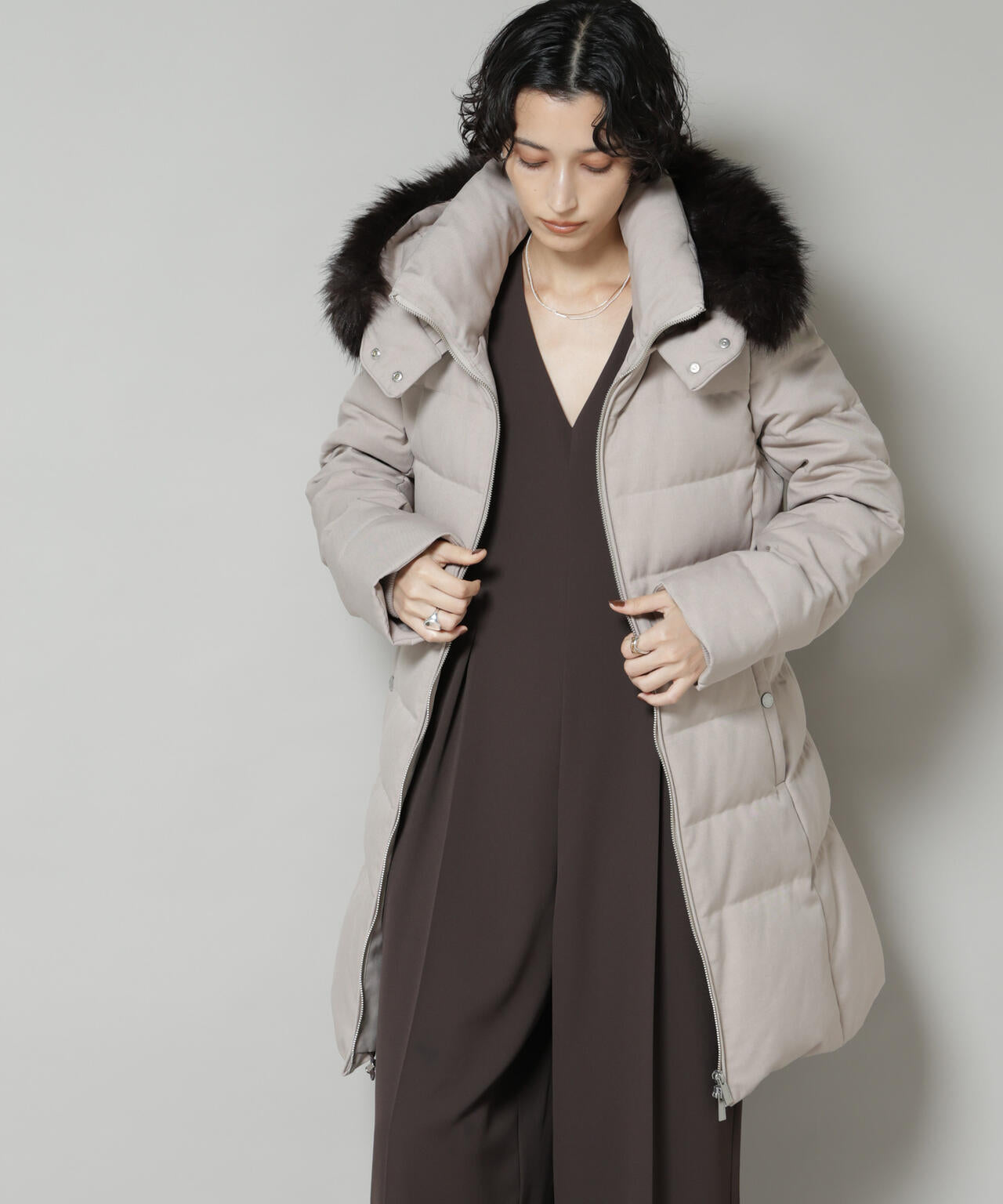 西川 ダウン (R)」サージ ロング ダウン