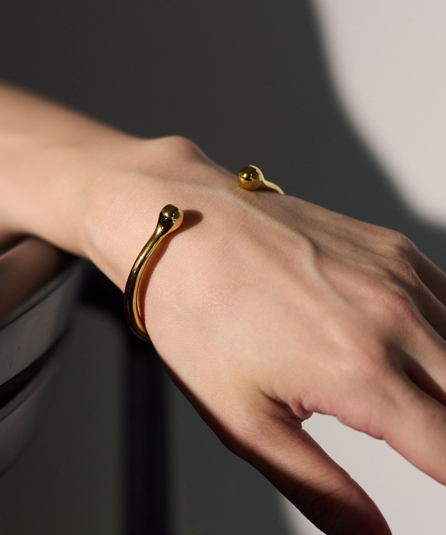 THIN FIBULA BANGLE｜R.ALAGAN(ララガン)公式通販｜バングル
