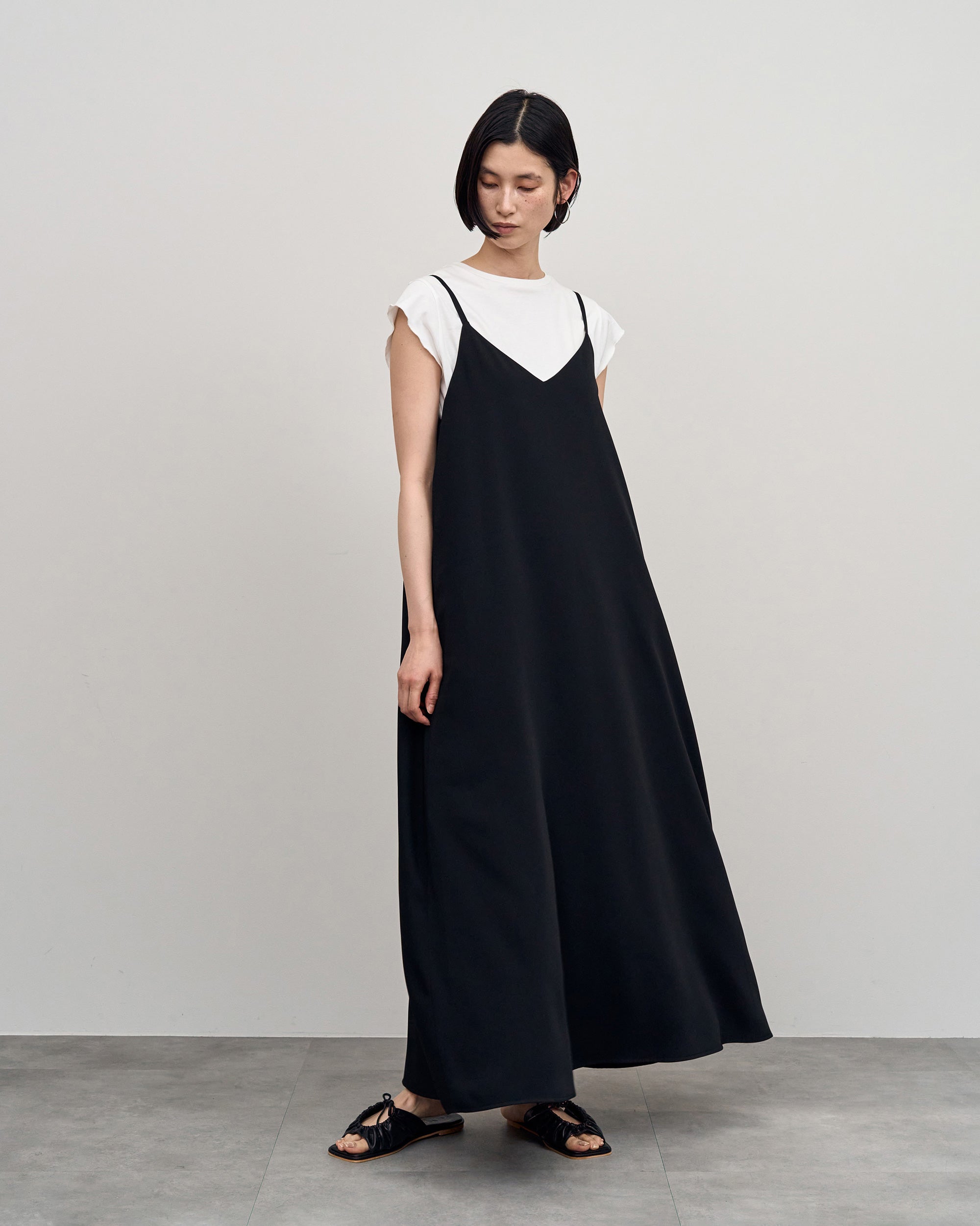 サテンキャミソールワンピース - SOÉJU online store｜上質な大人の