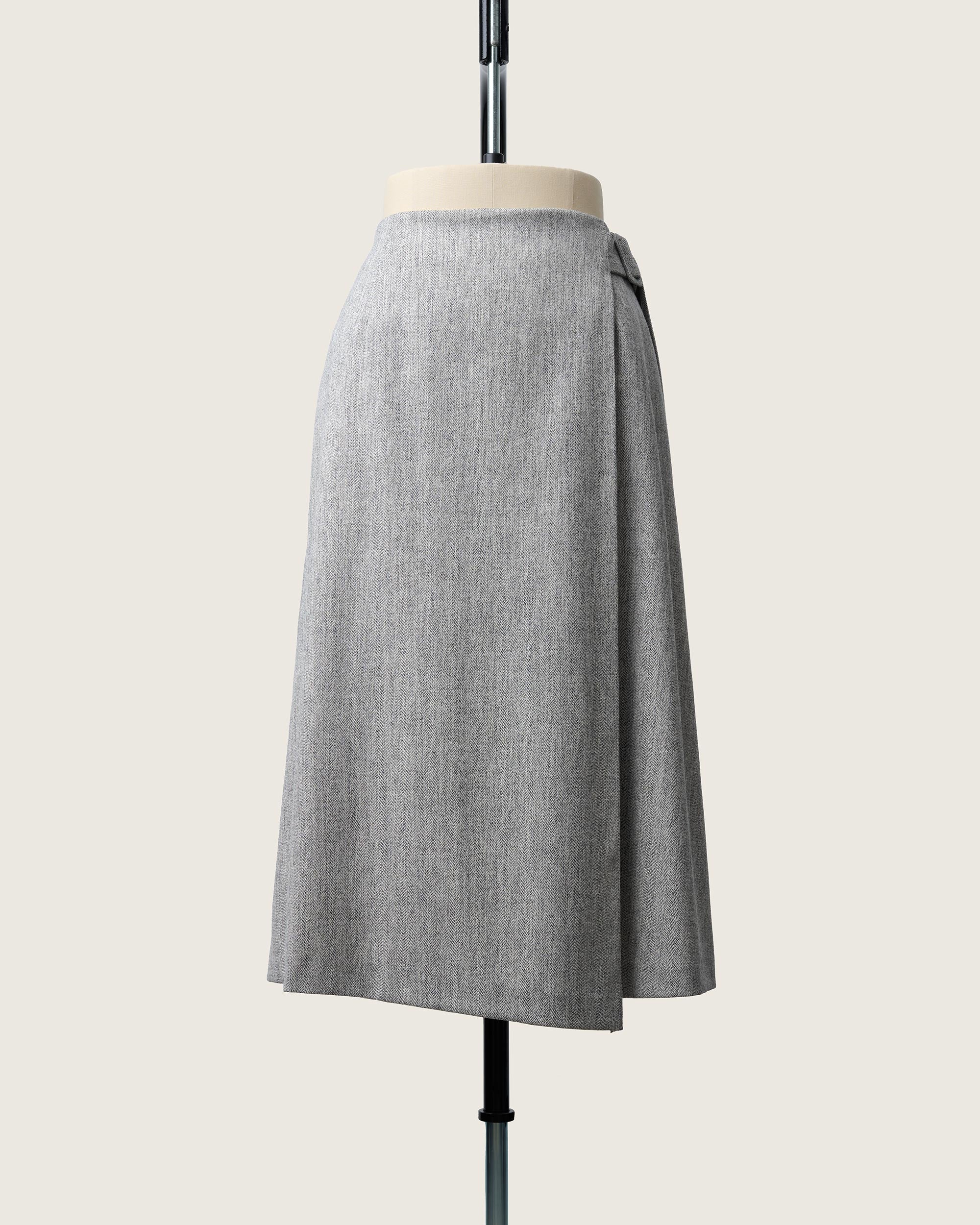 ヘリンボーンセミフレアスカート - SOÉJU online store｜上質な大人の