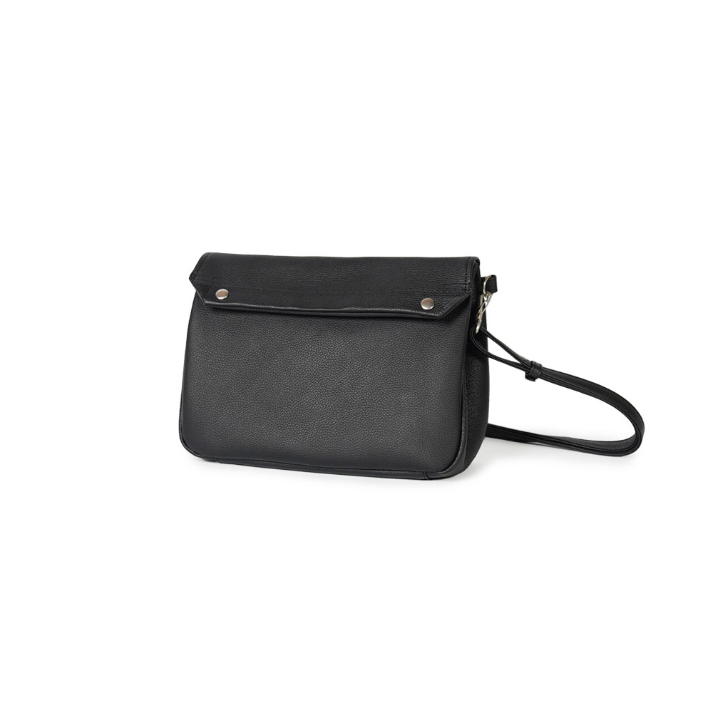 Shrink - Gasmask Shoulder Bag - L｜SLOW – スロウ 公式ECサイト | 革