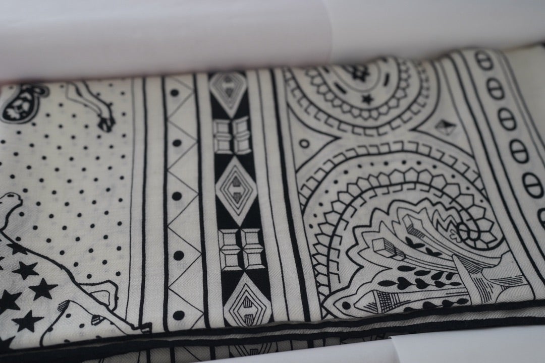 エルメス新作カシシル140 シュヴァルドゥクールバンダナ｜2025AW限定色