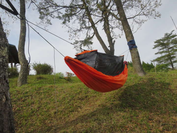 軽くて寝心地抜群！虫の心配もいらない「DDトラベルハンモック