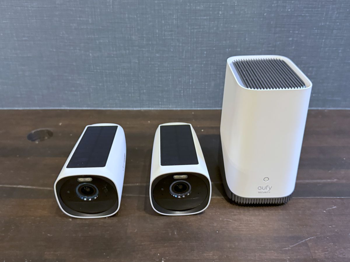 アンカーの最上位「防犯カメラ」ソーラーパネル＆録画サーバー付き