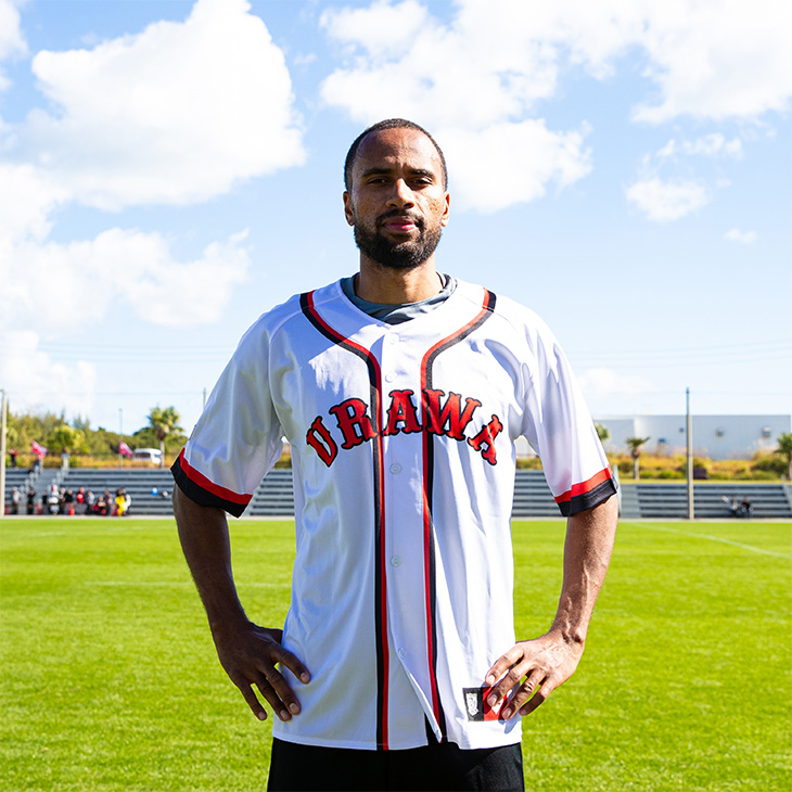 浦和レッズ スタッフ支給品 ハーフジップ 2022ごろ Mサイズ 美品 syys