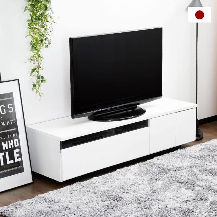 完成品】たっぷり収納が魅力の木製テレビ台 50型対応のロータイプ